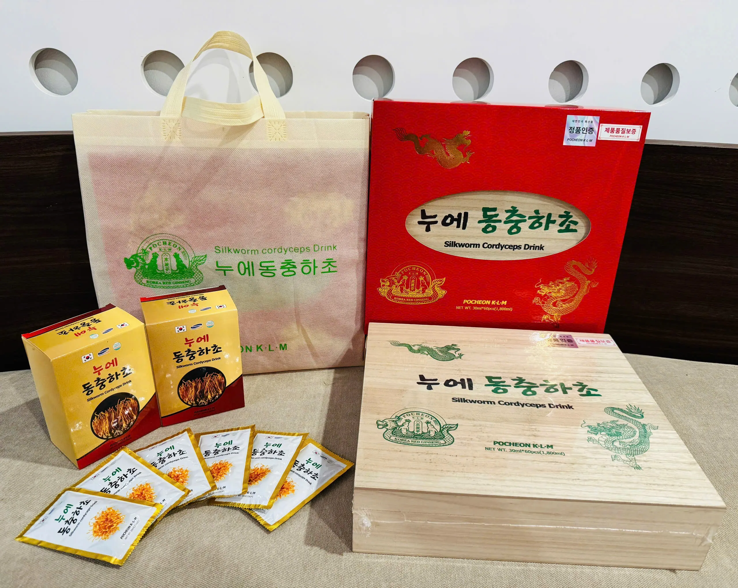 🌿 ĐÔNG TRÙNG HẠ THẢO – “SIÊU THỰC PHẨM” GIÚP TĂNG ĐỀ KHÁNG MÙA GIAO MÙA